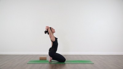 Itziar Donezar practicing yoga posture
