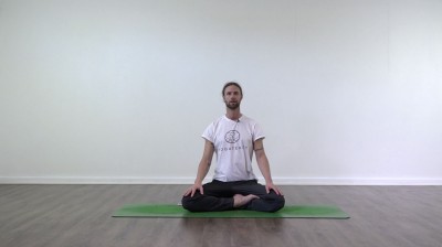 Pranayama in practice at Yogateket with Guy Powiecki