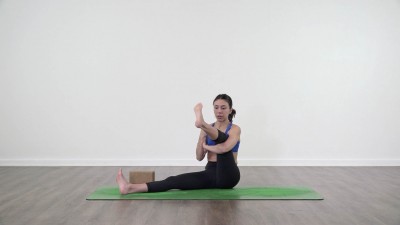 Yoga practice at Yogateket with Lizette Pompa